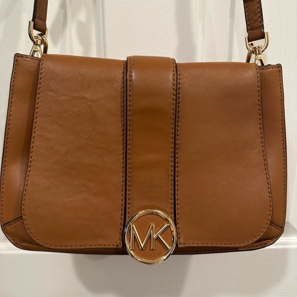 Classic Michael Kors Leather Purse - Picture 2 of 8